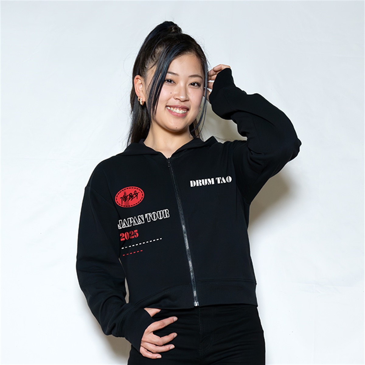 河津君サインあり DRUM TAOショート丈パーカー　ブラック DRUM TAOオンラインストア